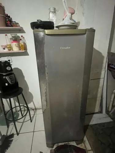 Geladeira em perfeita condições