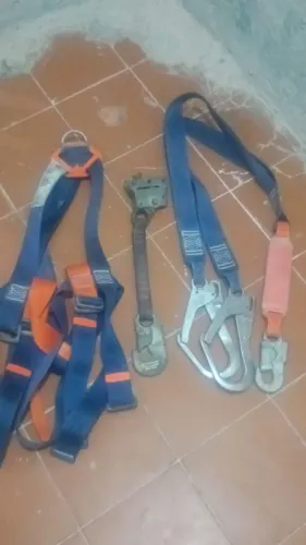 Cinto de segurança completo com trava-queda