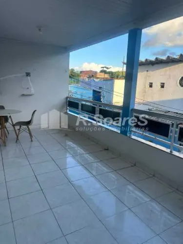 Casa com dois quartos na Estrada Marechal Mallet- Magalhães Bastos