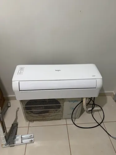 Ar condicionado 12mil Btu seminovo apenas 8 meses de uso