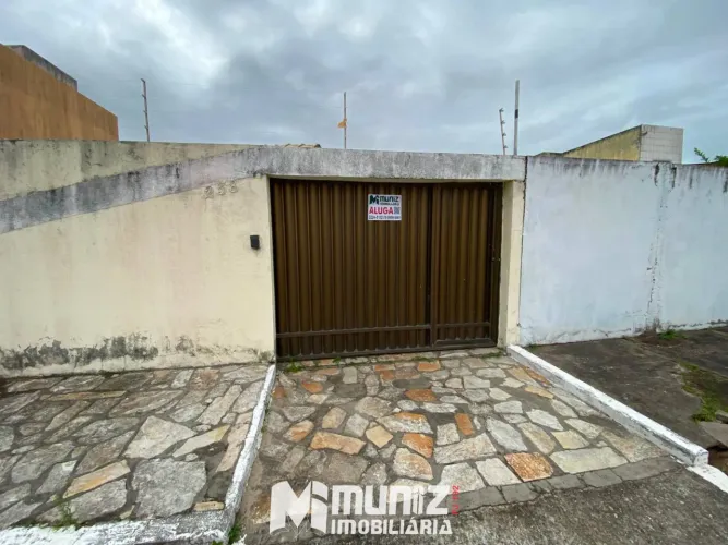 CASA PARA ALUGAR COM 3 QUARTOS NA ARUANA!