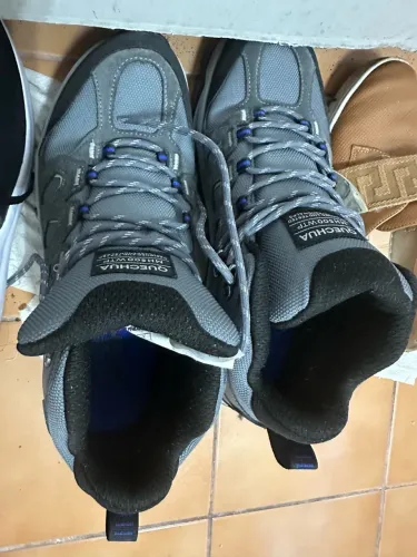 Bota Masculina de Trilha Impermeável MH500 Quechua Cinza, 41 BR