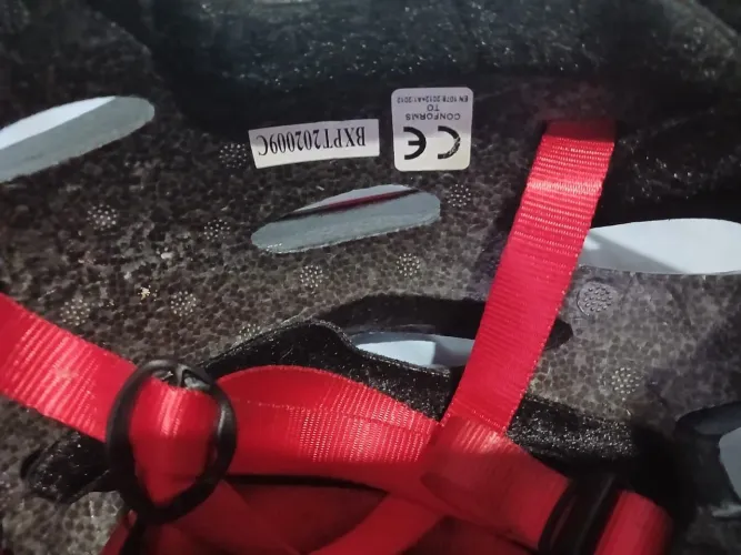 Capacete de Ciclismo Esportivo - Vermelho e Preto (Com Viseira)