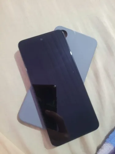 Vendo moto g34 so venda. Celular e carregado, nunca foi pra o concerto em ótimo estado.