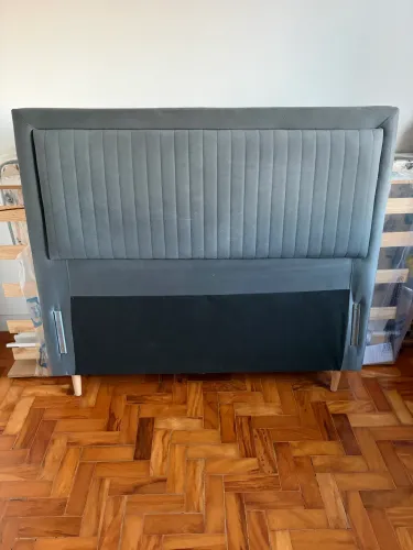 Vendo cabeceira de cama box Linda! Para retirada