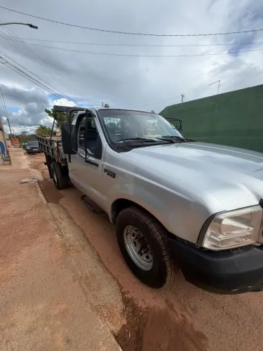F350 2001 em excelente estado de conservação