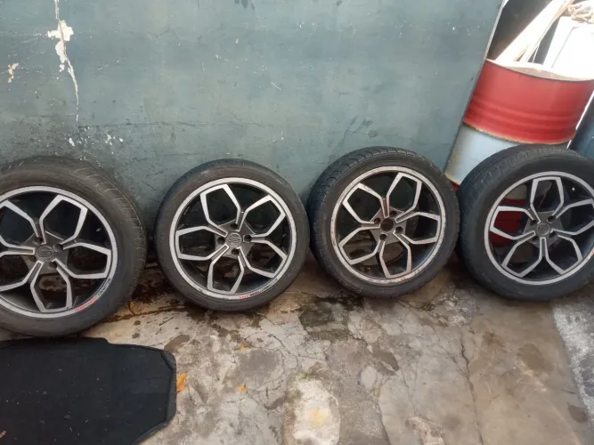 Rodas de Liga Leve Aro 17 4 furos Tala 7"