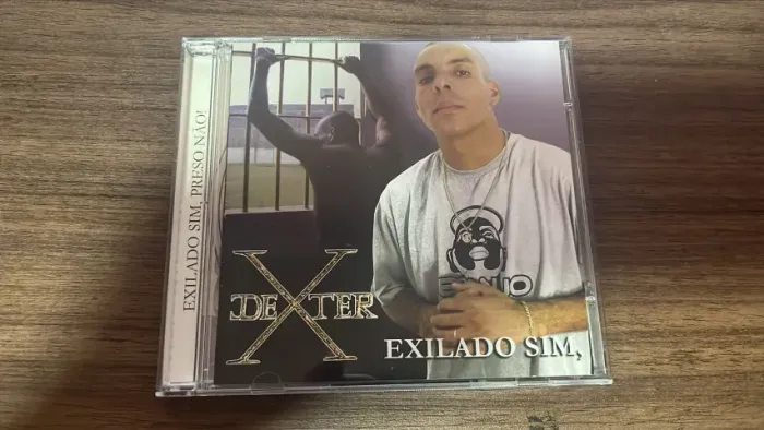 CD DEXTER - EXILADO SIM PRESO NÃO