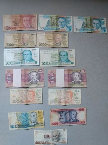 Coleção de notas antigas