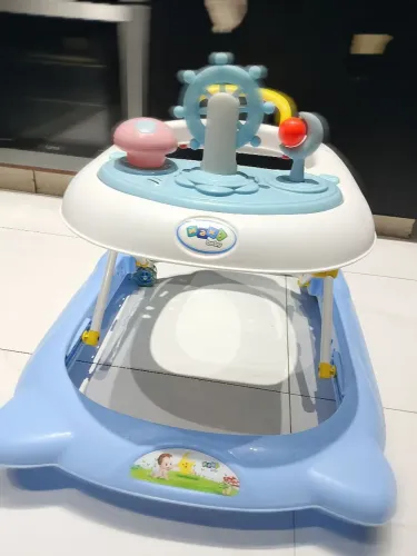 Bebê conforto, andador, tapete interativo.