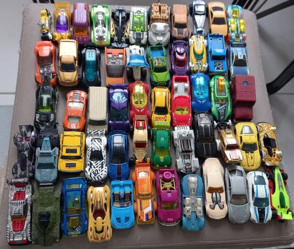 55 Carrinhos Hot Wheels originais