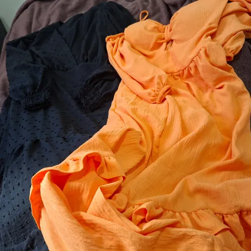 Vestido preto longo, estilo festa. Vestido laranja grife, ciganinha longo com decote lindo