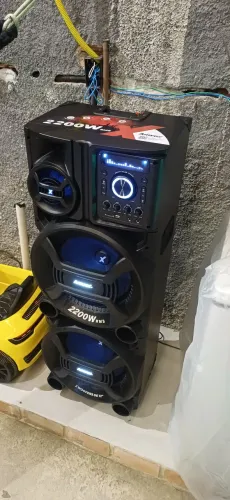 Caixa de som Potente 2200w