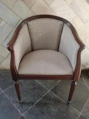 Poltrona de estilo Francês Luís XVI Antiga Classica