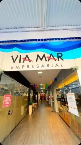 Vende - se Uma Sala Comercial no Via Mar Shopping C/27,52m² R$ 179.500,00
