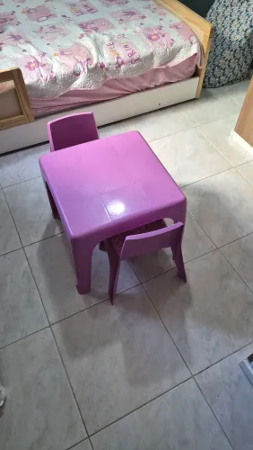 Mesinha Infantil com 2 cadeiras