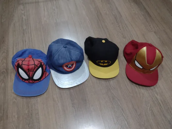 Kit de Bonés Personagens Infantil