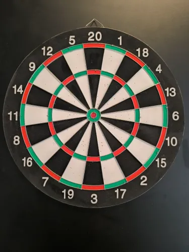 Jogo de dardos sem os dardos semi-novo