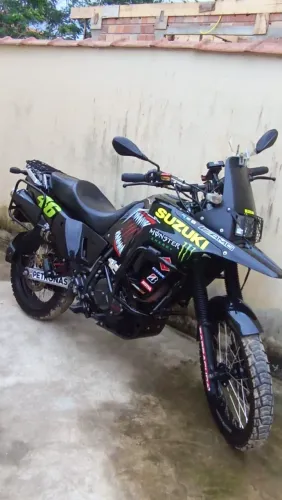 Suzuki DR 800S