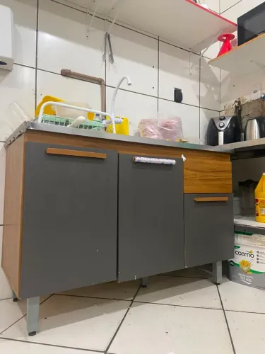 Pia de cozinha com tampo de inox