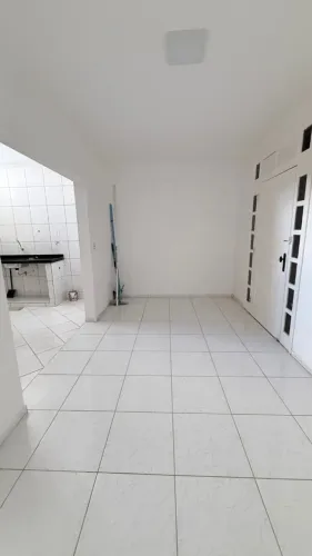 ALUGA-SE CASA NO SÃO FRANCISCO
