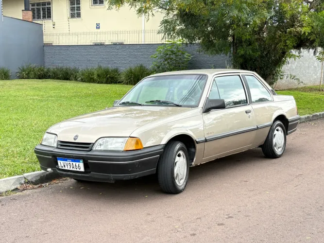 Chevrolet Monza GL 2.0 Efi/sl/l/650/club/barc.2e4p (álcool) 1995