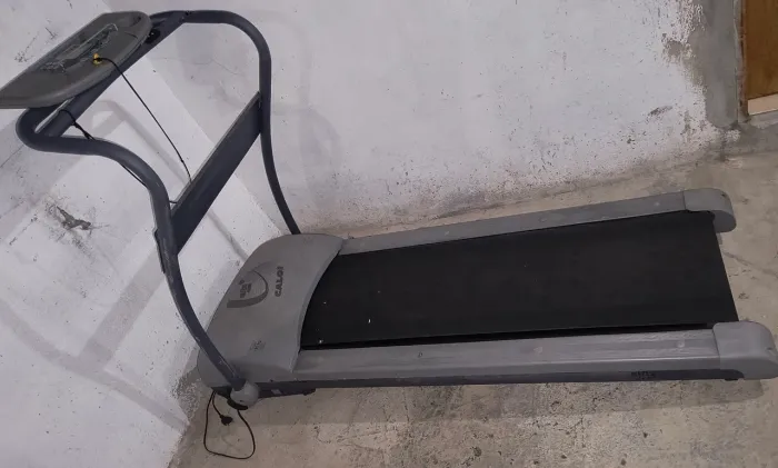 Esteira Elétrica Caloi CLE 50 Elite. 110v
