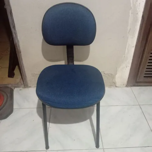 Cadeira de escritório sem rodinhas