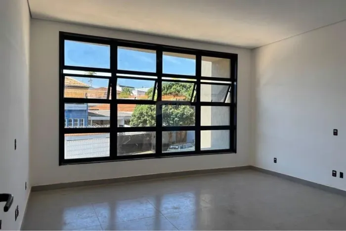 Salas comerciais em prédio moderno e bem localizado
