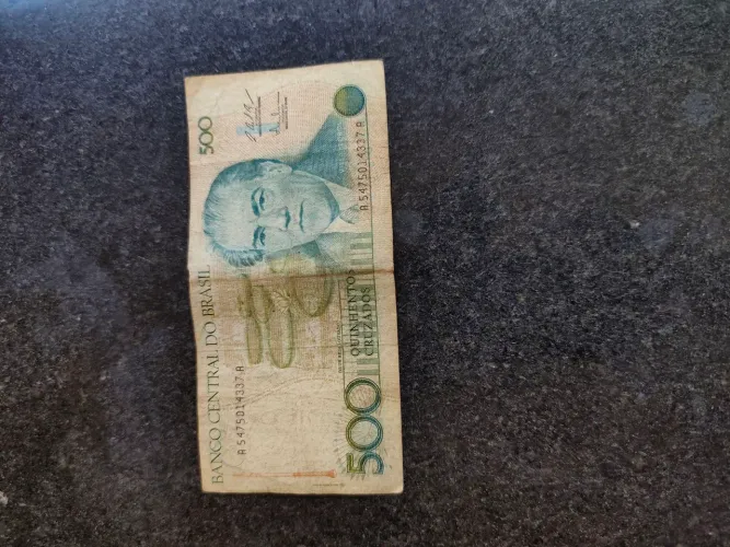 Vendo cédulas de notas antigas,