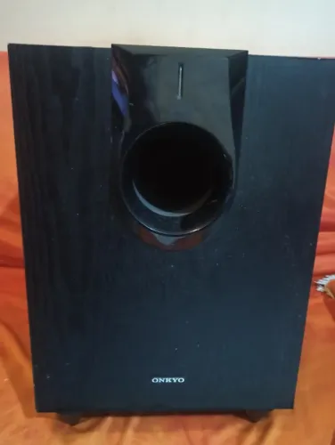 Subwoofer Onkyo SKW-580