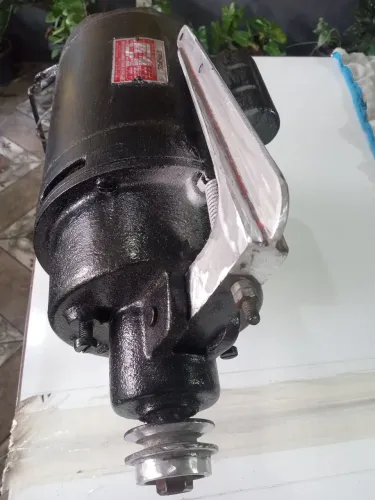 Motor para máquina overloque em perfeito estado e funcionando l