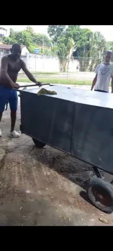 Carroceria com pneu bomba e rolamento de 2 metros