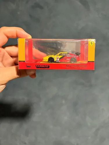 Ferrari F355 Challenge 1:64 Tarmac Works Hobby64 Motorola #54