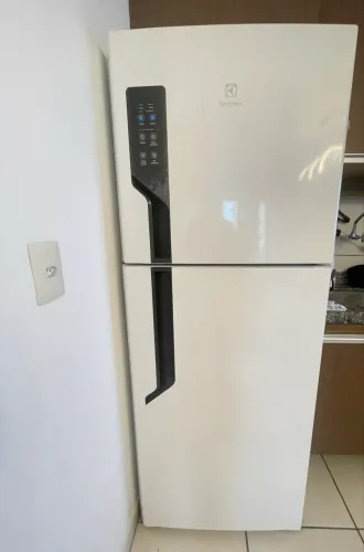 Vendo geladeira Eletrolux 431Litros