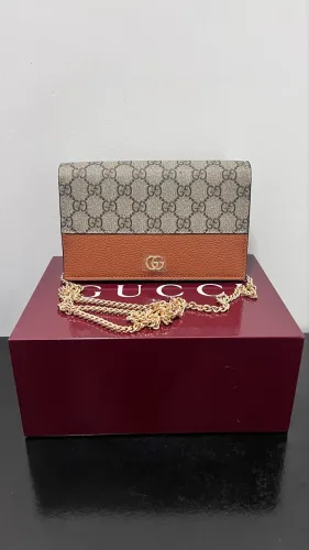 Bolsa Gucci GG Supreme - Monograma + Couro Marrom + Corrente Dourada