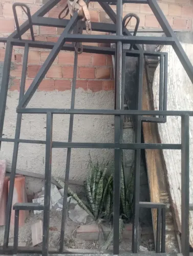 Armação para carrocinha reboque carregar moto