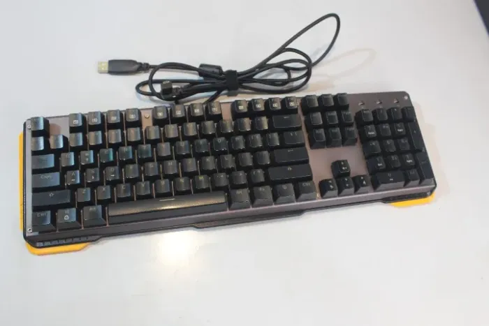 Teclado Mecanico gamer com led