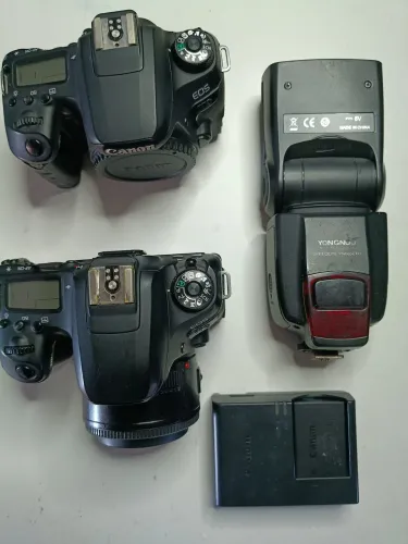 Canon 77D sucata com acessórios