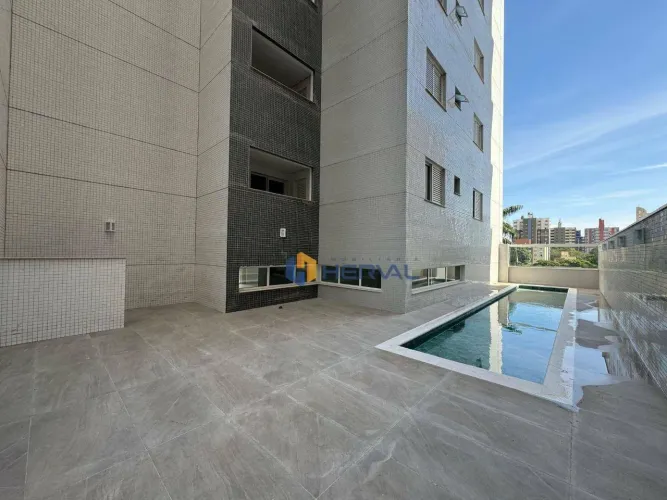 apartamento a venda de 3 suítes 2 Vagas e um espaço interno super bem aproveitado- Zona 01