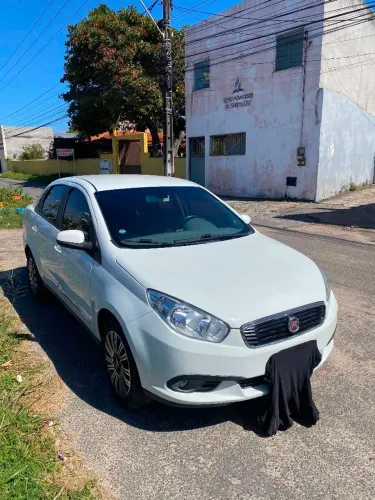Fiat Grand Siena Essence 1.6 Flex 16V 2016