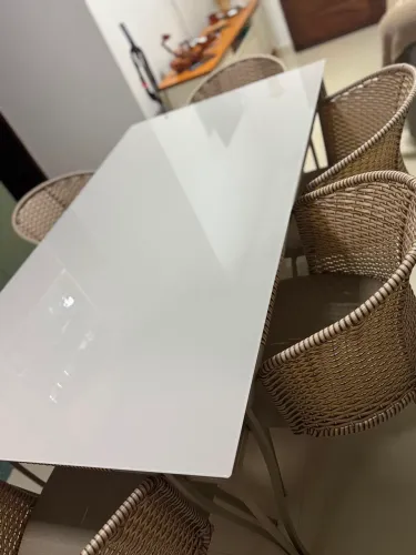 Mesa de jantar retangular em vidro laqueado, 6 lugares.