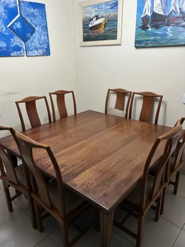 Mesa de madeira maciça 8 lugares
