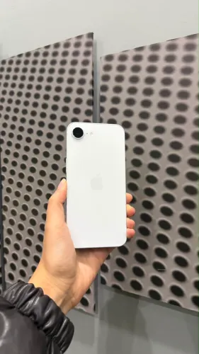 iPhone 16E 128GB - seminovo bateria 100%
