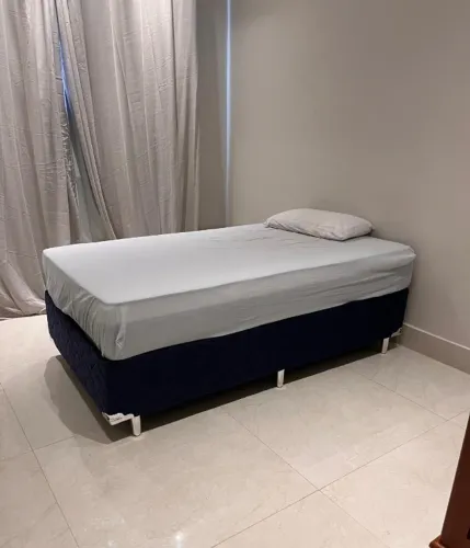 Cama de solteiro da marca Rodrigues (box + colchão)