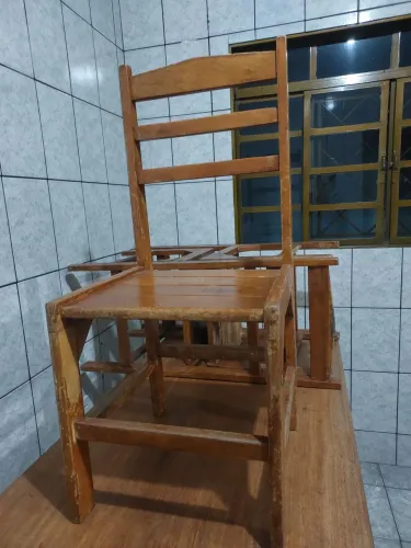 Vendo 3 cadeiras de madeira