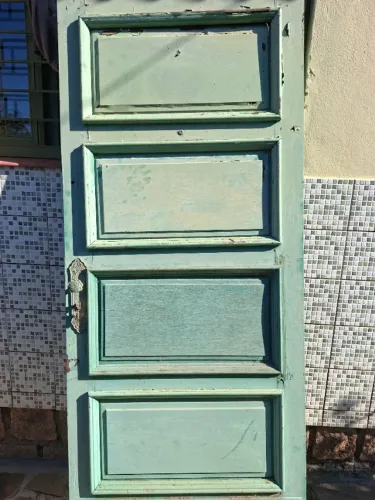 Porta externa em loro freijo