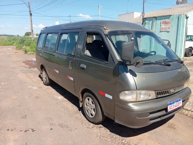 Kia Motors Besta GS Grand 3.0 8V 16L Diesel 2002