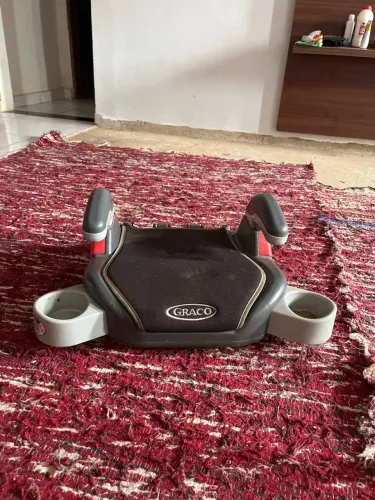 Assento de elevação para carro Graco.