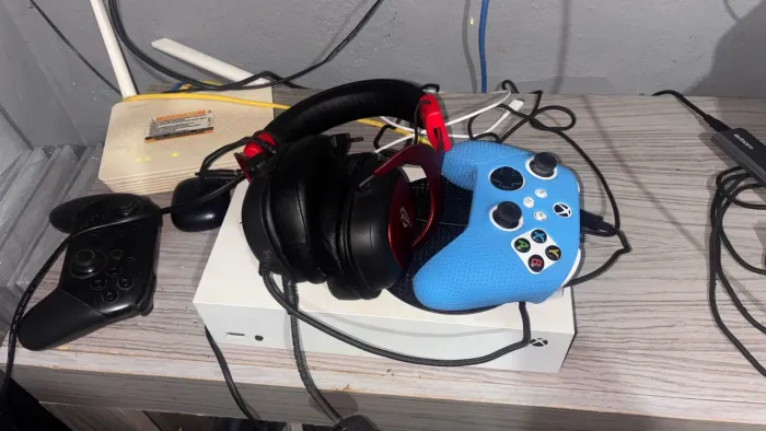 Xbox Series S 512GB + Controle + Havit H2002D